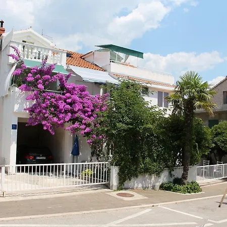 Suri Apartment *