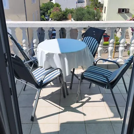 Suri * Vodice