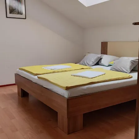 Apartament Suri