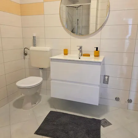 Suri Apartman *